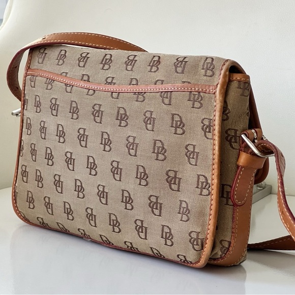 Dooney & Bourke monogram logo canvas and leather crossbody bag - Picture 4 of 15